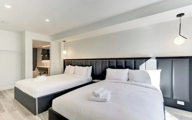 CLUBHAUS Hotel