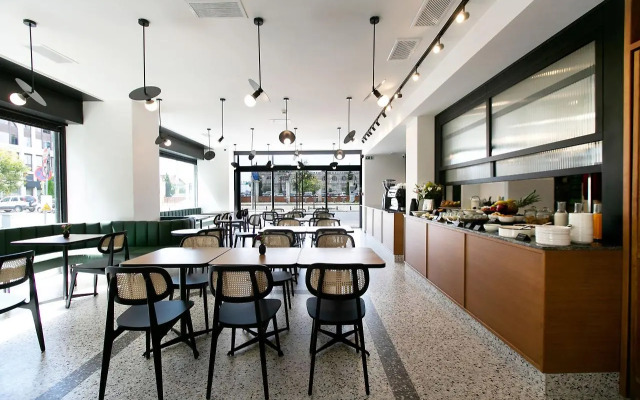 Noa Hotel