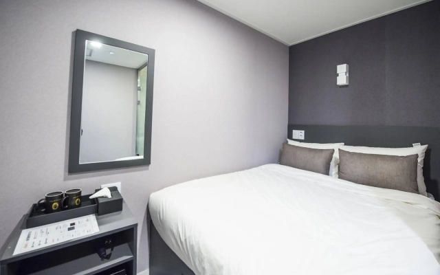 Philstay Myeongdong Metro