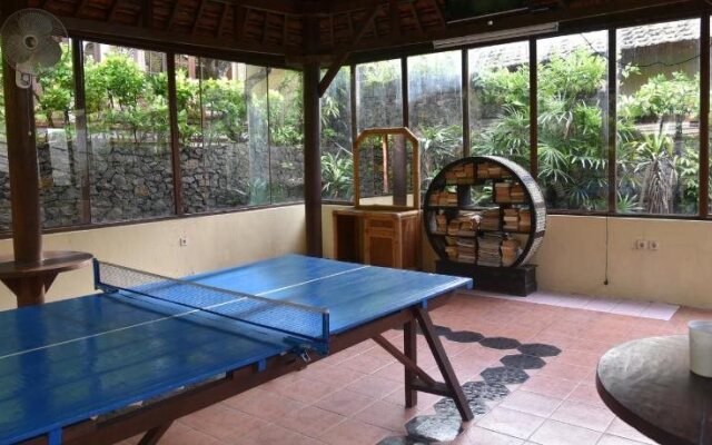 Amed Cafe & Hotel Kebun Wayan