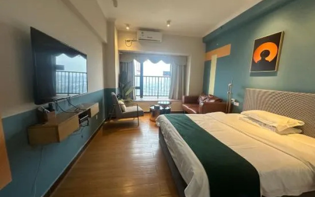Yilong Apartment