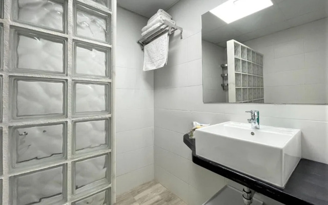 Belvilla by OYO Apartment in Benalma!dena