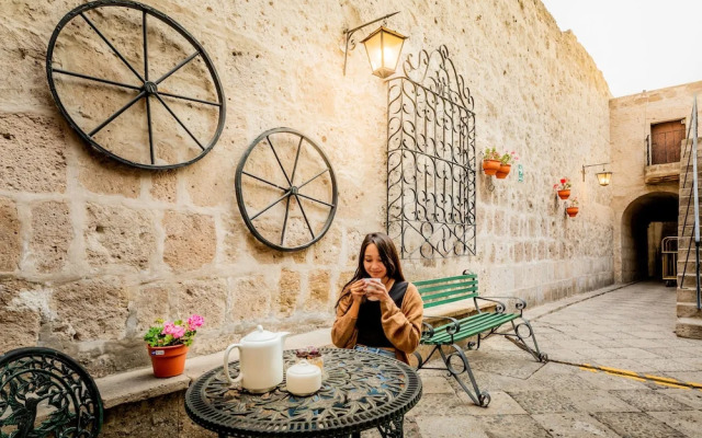 Los Tambos - Colonial