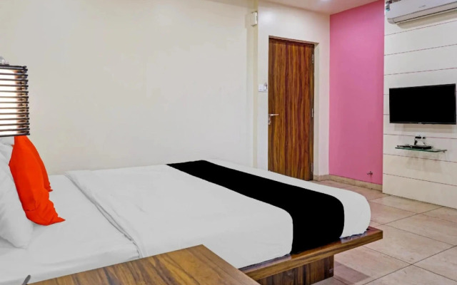 Collection O 82198 Hotel Karishma Palace