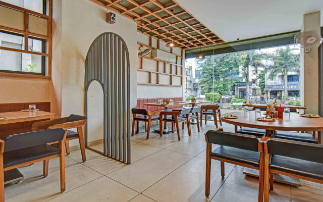 Treebo Trend Aroma Executive