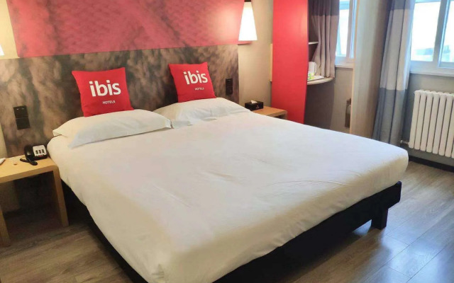 ibis Shenyang north station