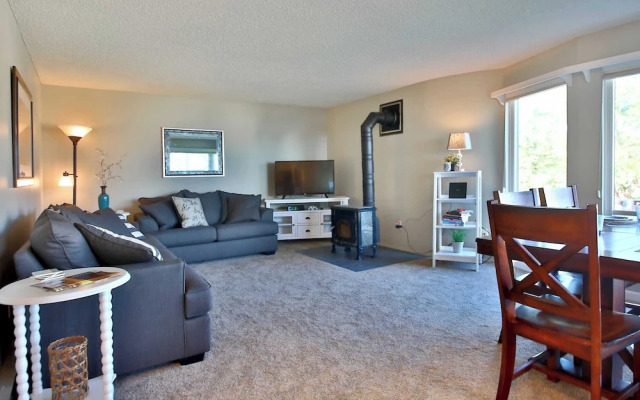 Beachfront Condo - Mutiny Bay by Avantstay Views