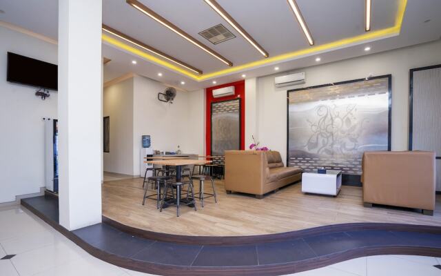 OYO 1761 彭多克英达鲁玛科斯酒店(OYO 1761 Pondok Indah Rumah Kost)