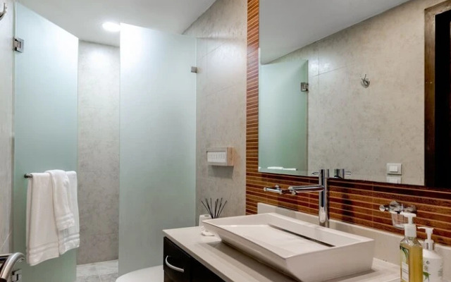 Casa El Secreto 2 Bedroom Condo by Redawning