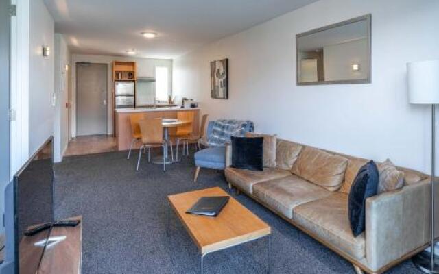 Central Luxury Apartment 205