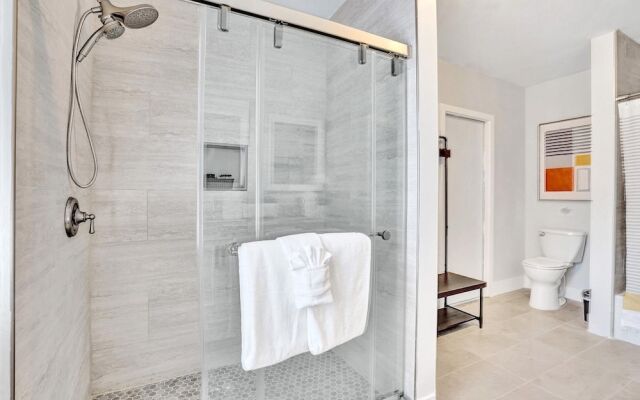 7 Br Home with Pool Gameroom & Soccer