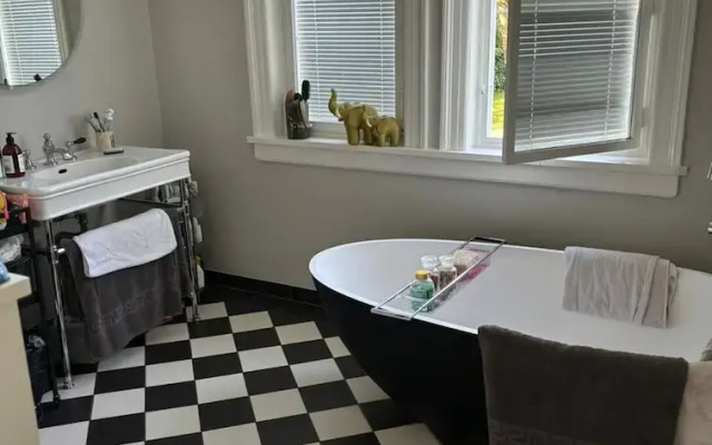 Villa Apartment With Private Garden