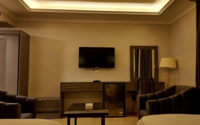 Grand Plaza Hotel