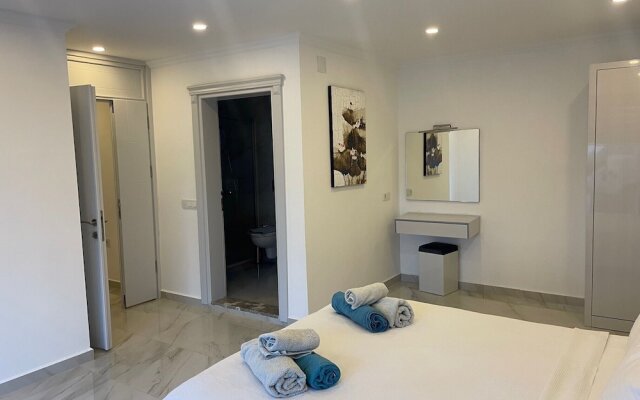 Villa Kajaim Sleeps 8 With Pool