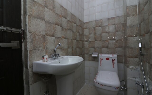 OYO 14825 Hotel Siddheshwar