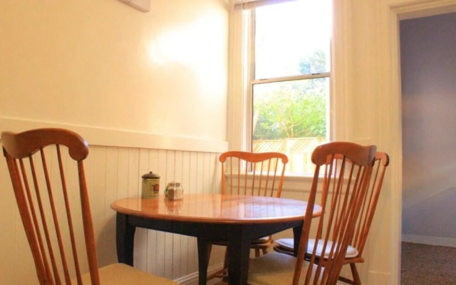 Cole Valley Lower Apartment