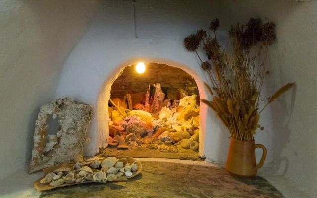 Anthippi - Adults only