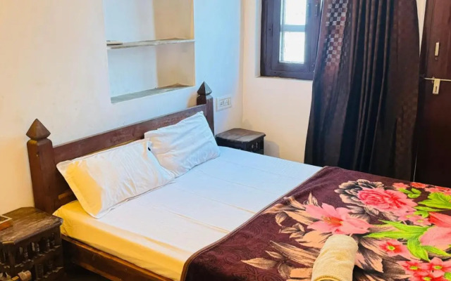 Suri Guest House