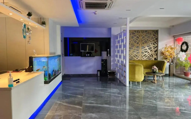 Hotel Kailash Plaza