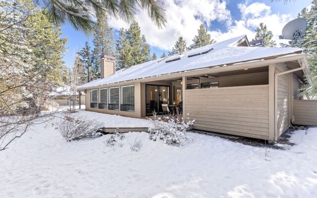 4 Mugho 3 Bedroom Home by RedAwning