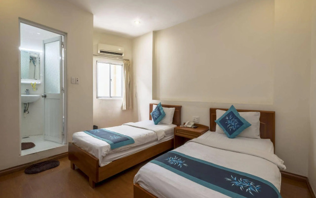 Blue River Hotel