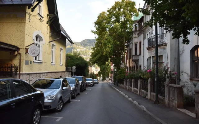Charming Studio in City Center-Excellent Location