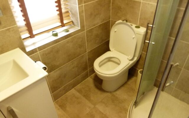 SS Property Hub - City of London Studio Apartment 9