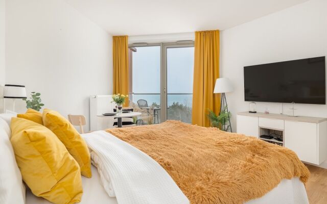 Sunny Coast Studio by Renters