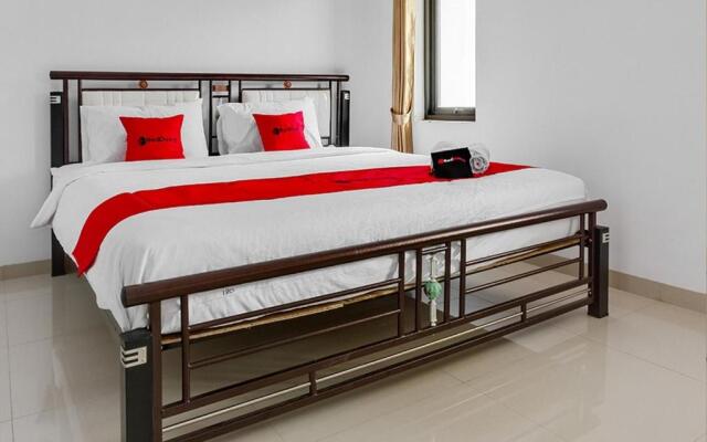 RedDoorz near Jawa Timur Park 3