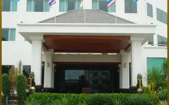 Sri U-Thong Grand Hotel