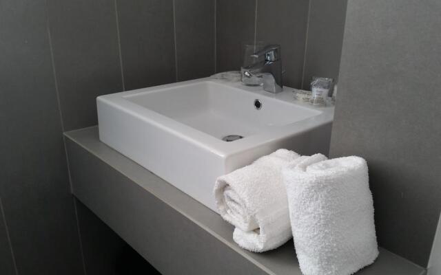 Up Room & Suite
