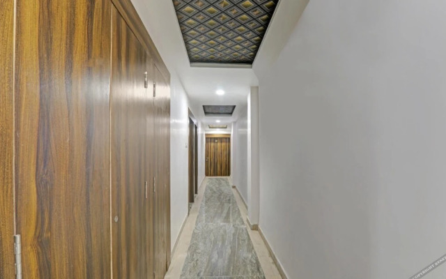Treebo Trip Hotel Royal Galaxy