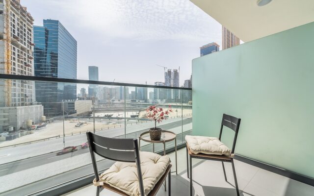 Business Bay's Coziest Hideaway With Balcony