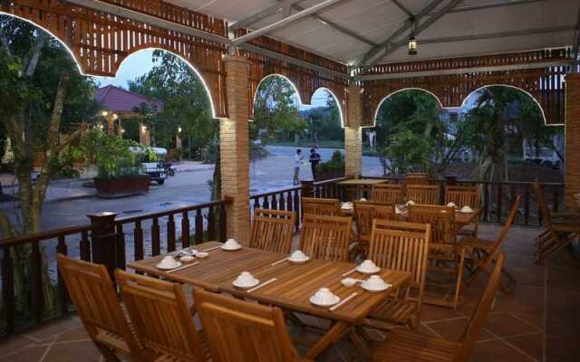 Thang Long Resort