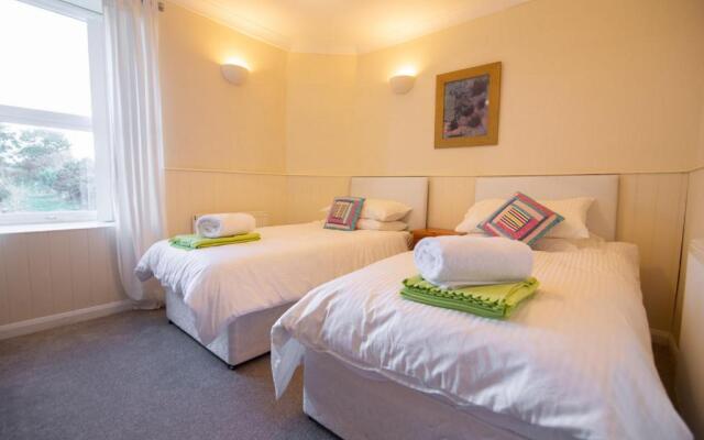 Kings Acre spacious 4 bed with Breath-taking views