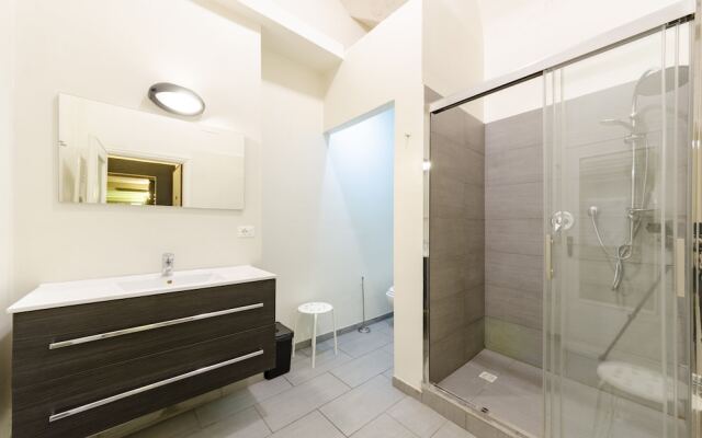 JOIVY Great Flat Near Aquarium