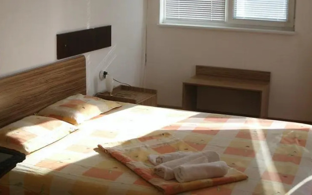 Burgas Rooms and Studios