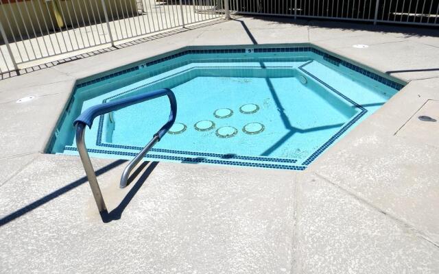 Laughlin River Lodge