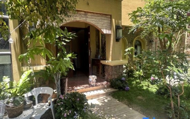Limao Huanhai Lake View Courtyard