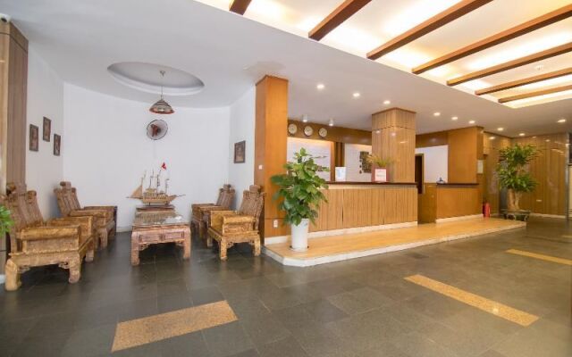 RedDoorz Plus Near Van Mieu Quoc Tu Giam