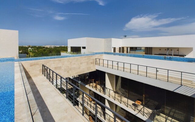 Spectacular Apartment Bridge Pool