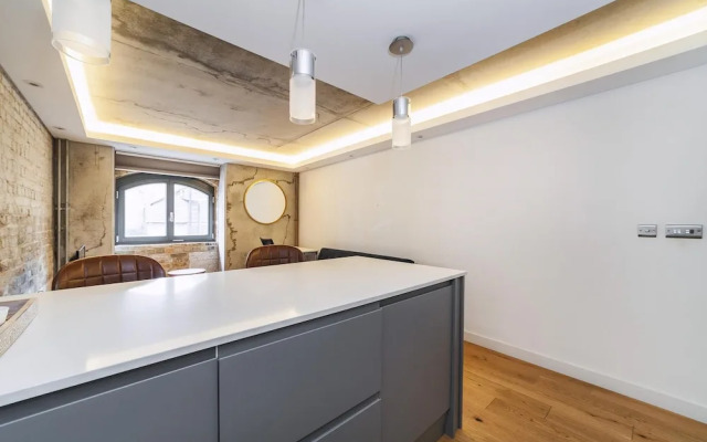 Industrial-chic Flat Near Tower Bridge