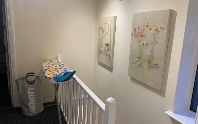 Lovely Contractor/family House London