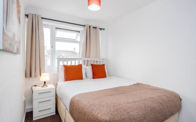 Tms Lovely 3 Bed House-tilbury-free Parking