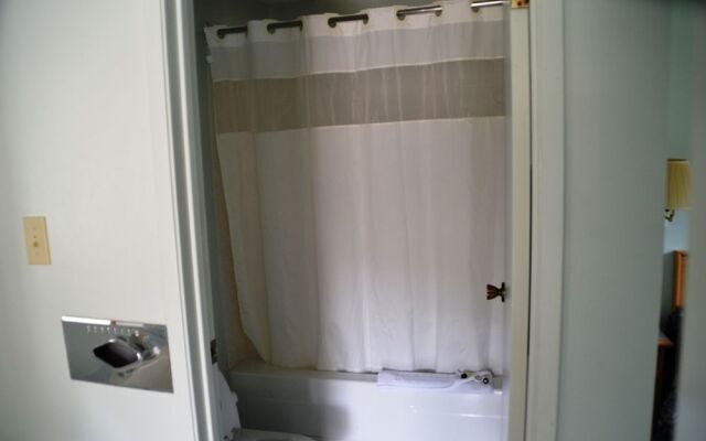 Rivermount Motel Campground and RV Park