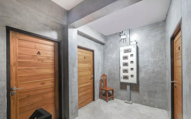 OYO 935 The Palm Apartment