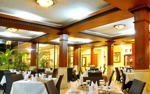 Tryas Hotel