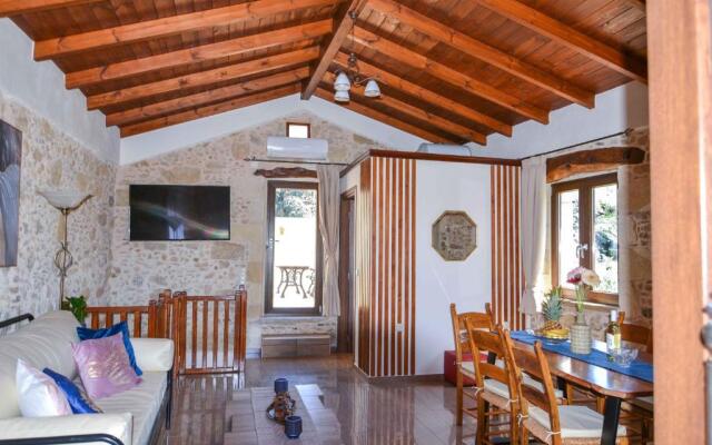 Heated Private Salt Pool, Spa, 4BD & 4BR