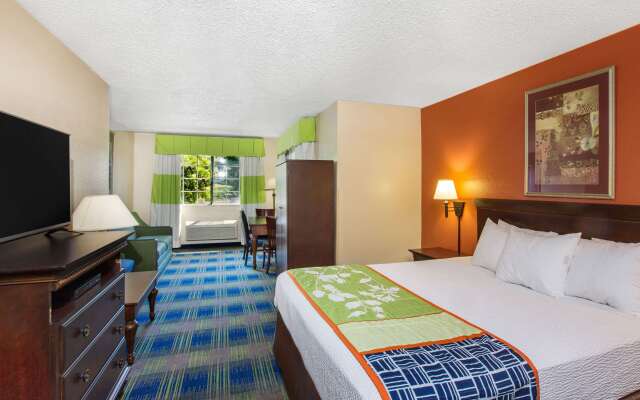 Days Inn by Wyndham Fremont