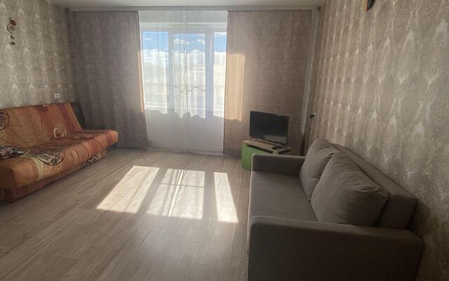 Апартаменты на проспекте Шахтёров 7